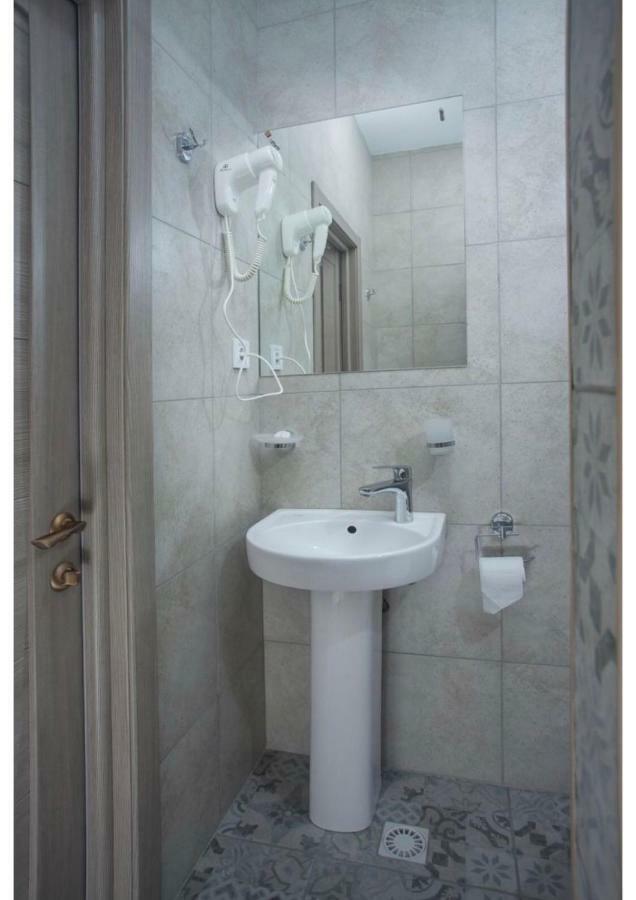Fanfan Hotel Odessa Esterno foto