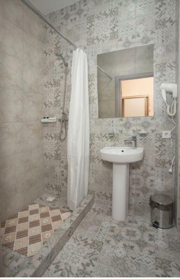 Fanfan Hotel Odessa Esterno foto
